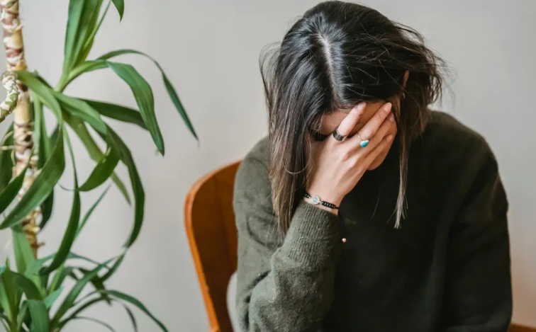 Η γυναίκα μου μού είπε να εγκαταλείψω την κόρη μας και να μετακομίσω για μερικές εβδομάδες — Όταν έμαθα τον λόγο, έμεινα άφωνος