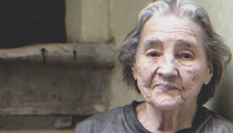 Έγραφα κάθε μέρα στον γιο μου από τον οίκο ευγηρίας, χωρίς να λάβω απάντηση — μέχρι που μια μέρα ένας άγνωστος ήρθε να με πάρει στο σπίτι. — Η σημερινή ιστορία.