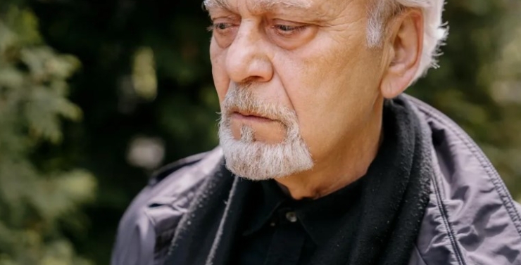 Η οικογένειά μου άφησε τον παππού στο ξενοδοχείο για να μην πληρώσει — δεν κατάλαβαν ότι εγώ δεν ήμουν ο λάθος εγγονός για να τα βάλουν μαζί του.