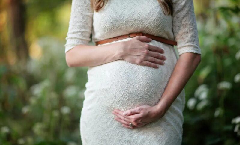 Έβαλα τον γιο μου να κάνει τεστ DNA, το οποίο επιβεβαίωσε την πατρότητα, αλλά μετά με πήρε τηλέφωνο η μητέρα της αρραβωνιαστικιάς του και έμεινα απολύτως σοκαρισμένη.