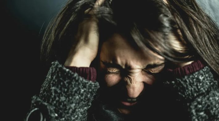 Η κουνιάδα μου έφαγε το φαγητό των παιδιών μου, πέρασε όλη μέρα βλέποντας Netflix και είπε ψέματα για την εγκυμοσύνη της – εγώ χρησιμοποίησα το ψέμα της για να τη διώξω από το σπίτι μου.