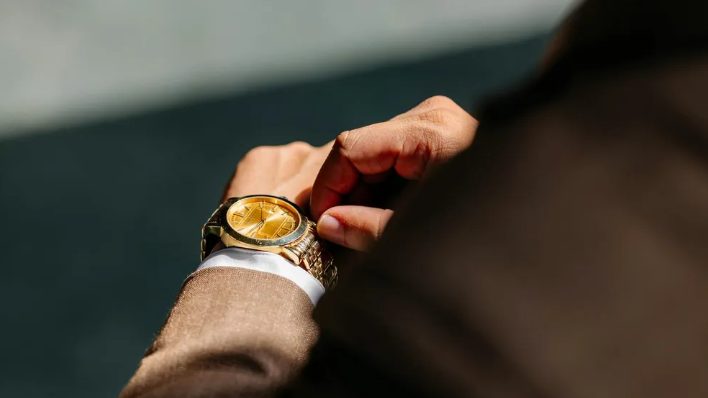 Πίστευα ότι το δείπνο για την επέτειό μας θα ήταν πρόταση γάμου – αλλά ο φίλος μου κατέληξε να με εκθέσει με τον χειρότερο τρόπο