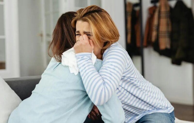 Η αδελφή μου υιοθέτησε ένα μικρό κορίτσι – έξι μήνες αργότερα εμφανίστηκε στο σπίτι μου με ένα τεστ DNA και είπε: «Αυτό το παιδί δεν είναι δικό μας».
