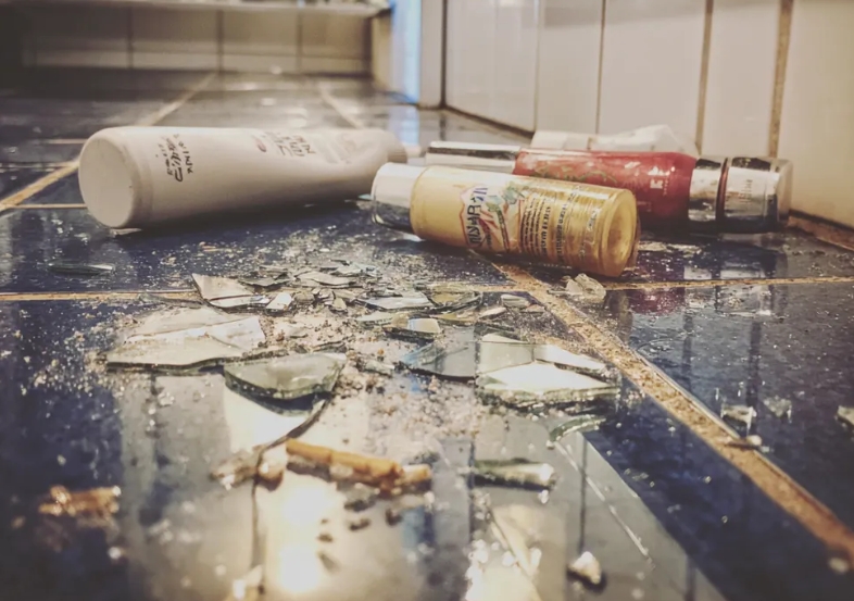 Η έγκυος κουνιάδα μου μετακόμισε στο σπίτι μου μετά την αποβολή μου και ο σύζυγός μου άρχισε να τη φέρεται σαν πριγκίπισσα – μέχρι που ήρθε η σταγόνα που ξεχείλισε το ποτήρι.