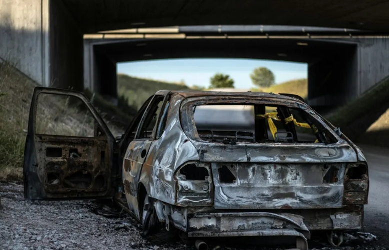 Μάθαινα ότι η 10χρονη κόρη μου κοπανούσε το σχολείο για να πηγαίνει σε ένα εγκαταλελειμμένο κτήριο – οπότε την ακολούθησα.