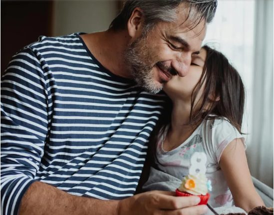 Η αρραβωνιαστικιά μου προσπάθησε να αποκλείσει την κόρη μου από τον γάμο μας – η σοκαριστική της ομολογία με έκανε να τον ακυρώσω αμέσως.