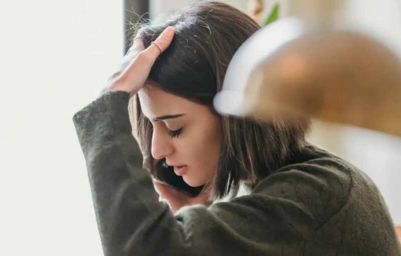Η αδερφή μου σχεδίασε τον γάμο της την ημέρα μετά τον δικό μου, και οι γονείς μας πήραν το μέρος της — αλλά το κάρμα είχε άλλα σχέδια.