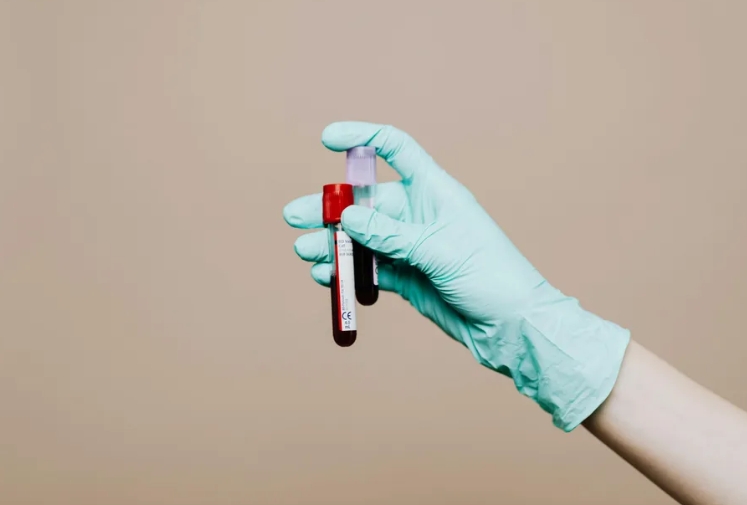 Ο σύζυγός μου έκανε τεστ DNA και ανακάλυψε ότι δεν ήταν ο πατέρας· έκανα κι εγώ ένα και η αλήθεια ήταν ακόμη χειρότερη.
