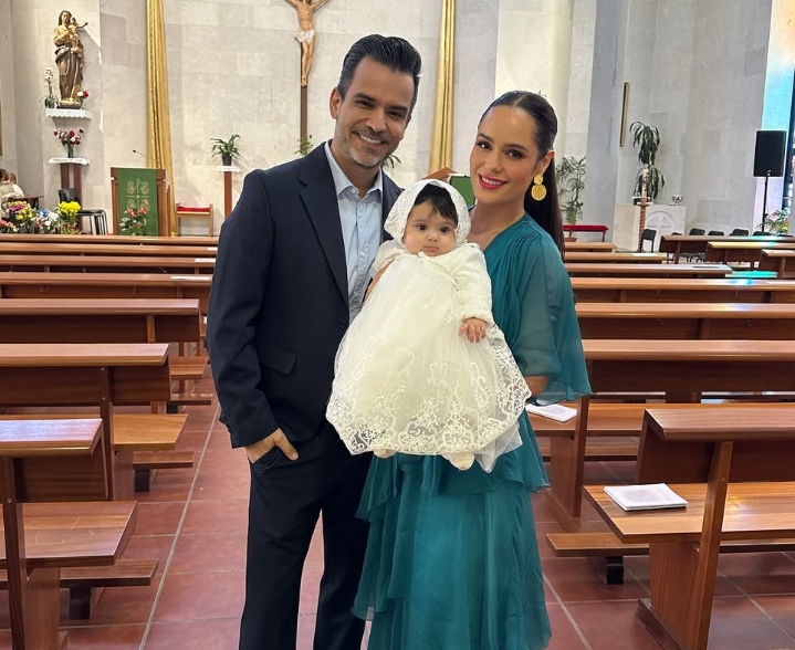 Η Ana Lucía Domínguez δέχτηκε κριτική για μια πολύ τολμηρή εμφάνιση ως μητέρα