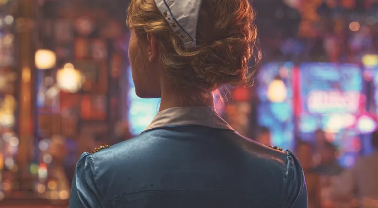 Η σερβιτόρα μου λέει εμένα και στον εγγονό μου να φύγουμε από το καφέ – λίγα λεπτά αργότερα η ζωή μας άλλαξε για πάντα
