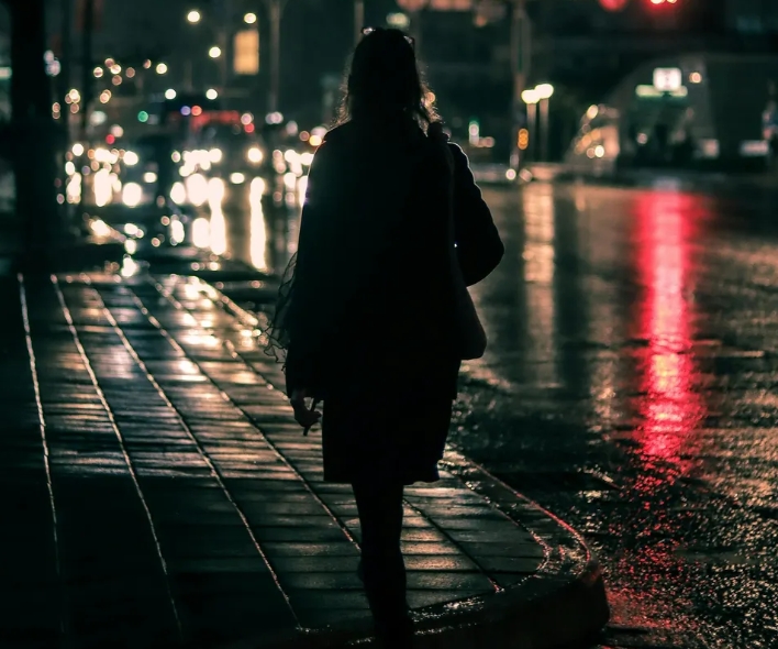Ο σύζυγός μου αρνήθηκε να μου δώσει το παλτό του και το έδωσε στη φίλη του – Έτσι τον έκανα να το μετανιώσει