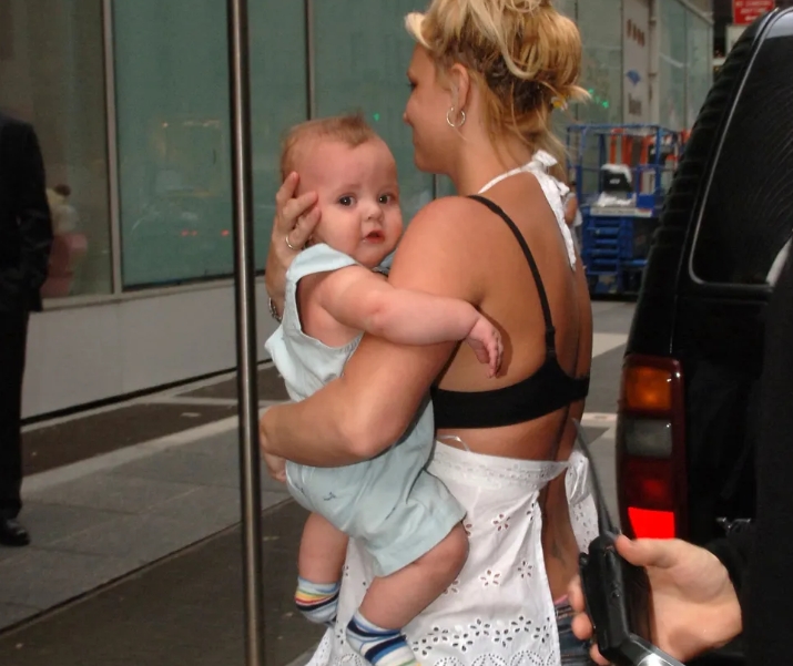 Οι γιοι της Britney Spears, 19 και 20 ετών, μεγάλωσαν μακριά από τα φώτα της δημοσιότητας