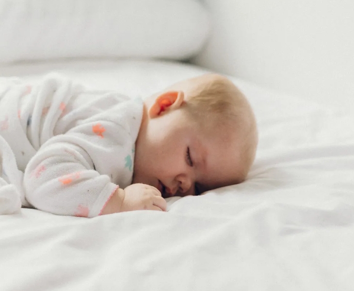 Η 4χρονη κόρη μου πέθανε ξαφνικά στον παιδικό σταθμό – τότε η δασκάλα της με κάλεσε και είπε: «Σου έστειλα το βίντεο από τις κάμερες ασφαλείας. Ο άντρας σου σου λέει ψέματα»