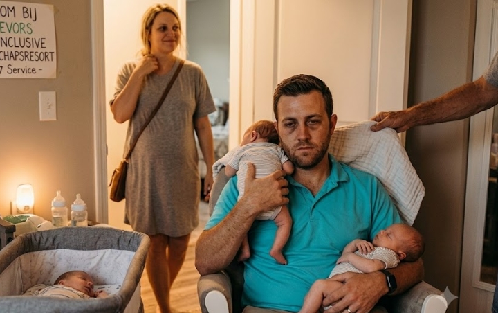 Ο άντρας μου πήγε διακοπές λίγες μέρες πριν από την προγραμματισμένη καισαρική μου με τα δίδυμα — όταν επέστρεψε, τα γόνατά του έτρεμαν
