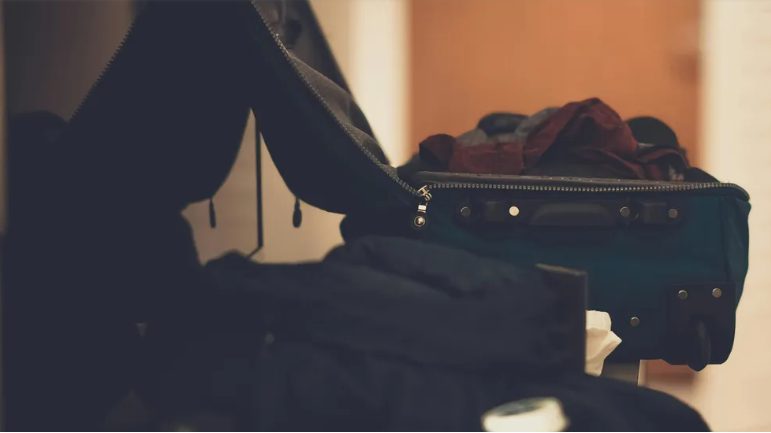 Υιοθετήσαμε ένα κορίτσι που κανείς δεν ήθελε εξαιτίας ενός εκ γενετής σημαδιού – 25 χρόνια αργότερα, ένα γράμμα αποκάλυψε την αλήθεια για το παρελθόν της